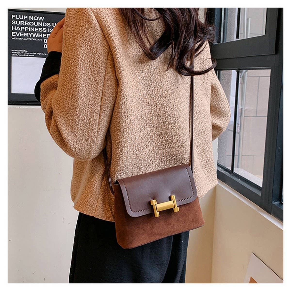 WOMEN CROSS BODY CHAIN SMALL SQUARE BAG: Brown